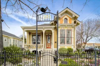 Photo #2: ML81904138 Listing