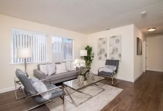 Photo #4: ML81910100 Listing 