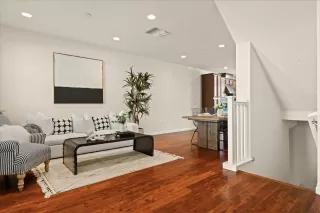 Photo #5: ML81918071 Listing 