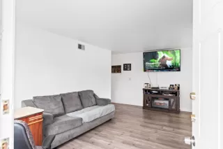 Photo #4: ML81922209 Listing 