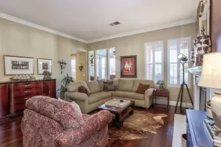 Photo #4: ML81922547 Listing