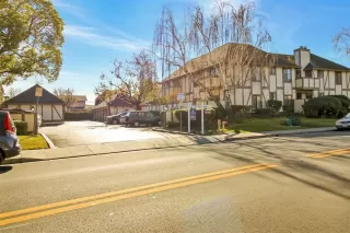 More Details about MLS # ML81931909 : 680 ALBERTA AVE L