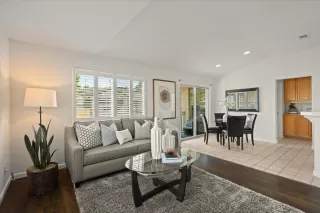 Photo #5: ML81941902 Listing