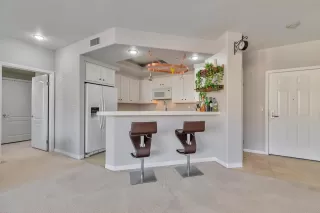 Photo #4: ML81942062 Listing