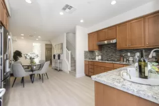 Photo #5: ML81942557 Listing