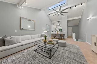 Photo #4: ML81943403 Listing