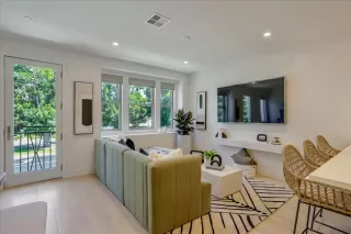 Photo #3: ML81946137 Listing