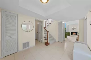 Photo #4: ML81947033 Listing