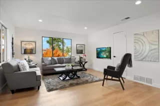 Photo #4: ML81948542 Listing