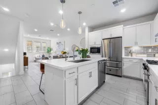 Photo #5: ML81957929 Listing