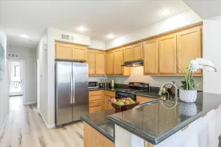 Photo #5: ML81965365 Listing