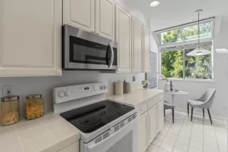 Photo #5: ML81972038 Listing