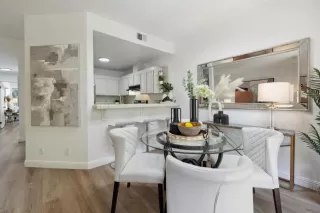 Photo #5: ML81972324 Listing