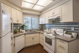 Photo #4: ML81973083 Listing