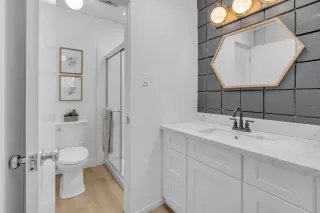 Photo #4: ML81974436 Listing