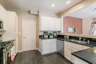 Photo #4: ML81974737 Listing