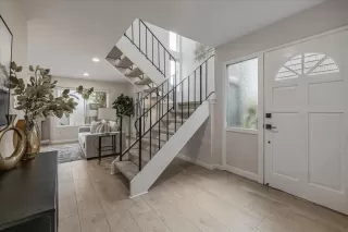 Photo #2: ML81986581 Listing 