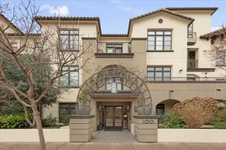 More Details about MLS # ML81989204 : 100 1ST ST 110