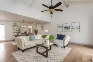 Photo #5: ML81989397 Listing