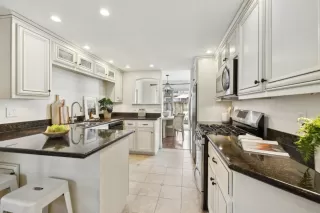 Photo #5: ML81996622 Listing