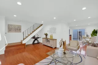 Photo #4: ML81997355 Listing