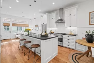 Photo #5: ML81998626 Listing