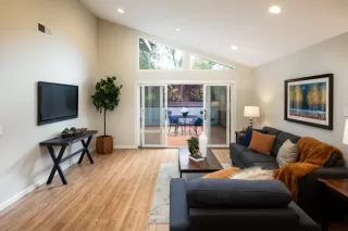 Photo #2: ML82000803 Listing