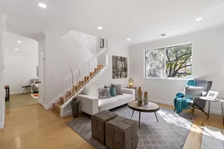 Photo #6: ML82000804 Listing