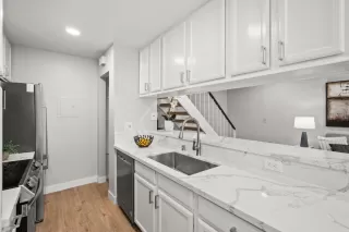 Photo #6: ML82000905 Listing