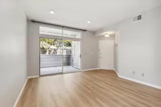 Photo #4: ML82000968 Listing