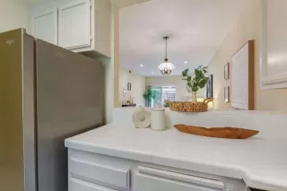 Photo #5: ML82001638 Listing