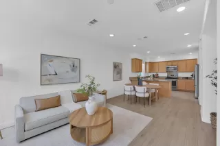 Photo #5: ML82001837 Listing 