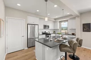 Photo #4: ML82001935 Listing