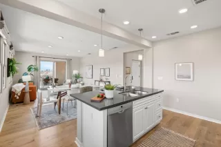 Photo #5: ML82001935 Listing