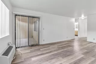 Photo #4: ML82002152 Listing