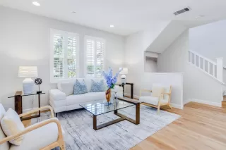 Photo #4: ML82002809 Listing