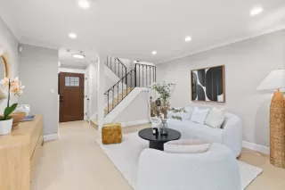 Photo #5: ML82002877 Listing