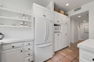 Photo #6: ML82002924 Listing