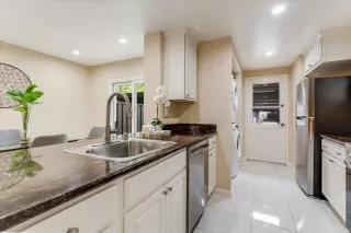 Photo #4: ML82003045 Listing 