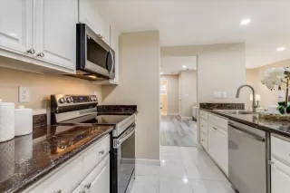 Photo #5: ML82003045 Listing 