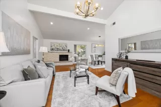 Photo #4: ML82003082 Listing 