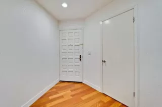 Photo #5: ML82003101 Listing 