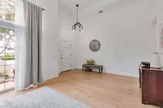 Photo #2: ML82003172 Listing 