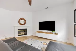 Photo #4: ML82003172 Listing 