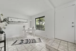 Photo #4: ML82003314 Listing