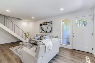 Photo #5: ML82003357 Listing 