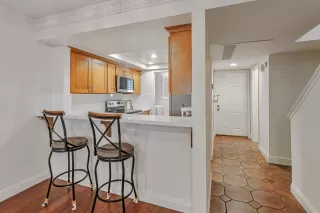 Photo #6: ML82003610 Listing