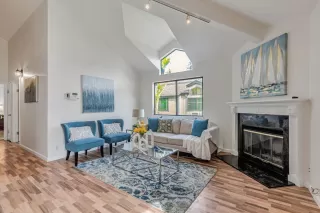 Photo #4: ML82003796 Listing