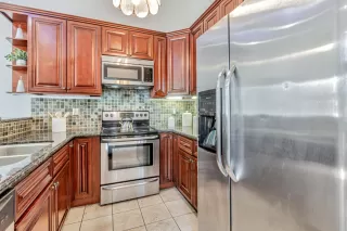 Photo #6: ML82003796 Listing