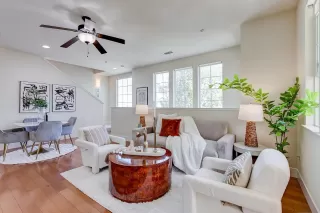 Photo #4: ML82003917 Listing